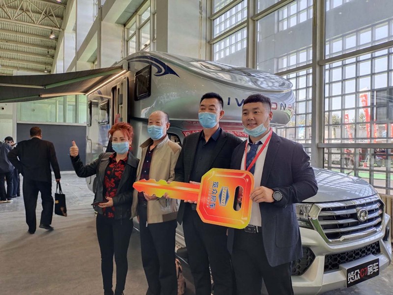 從這選房車的顧客怎么這么多？