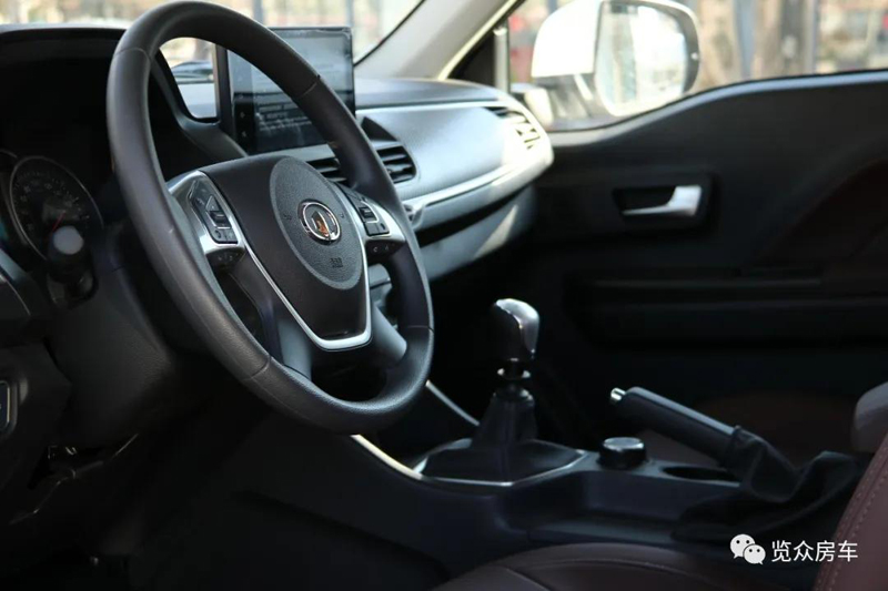 兩張雙人床，使用還方便的房車(chē)