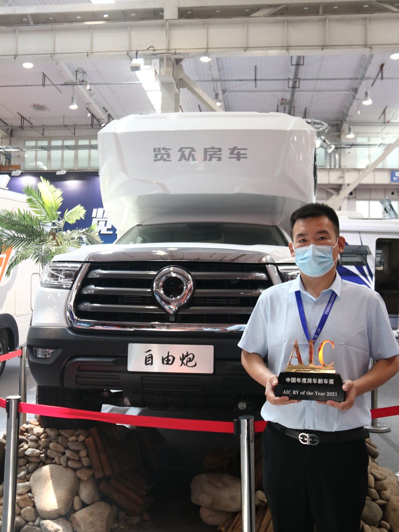 年度新車、自動(dòng)檔、四驅(qū)，能選的房車