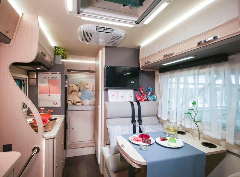 不懼荒野，不怕泥濘，四驅(qū)房車更給力