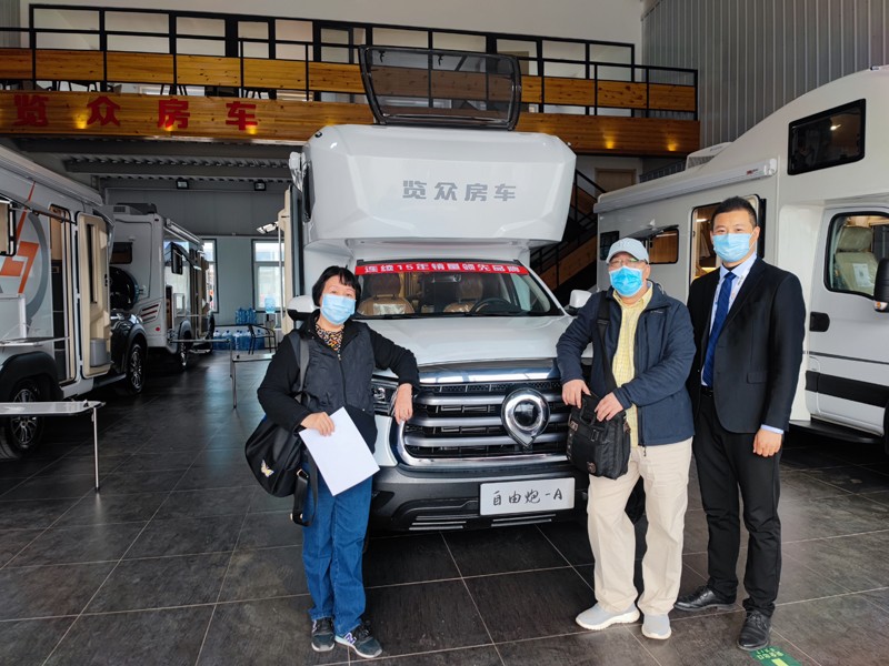 炮營(yíng)集合，連看自由炮房車(chē)