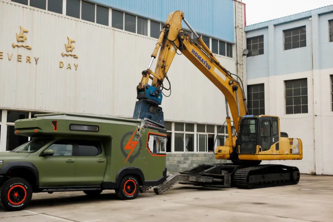砸掉山海炮旅居車，覽眾房車究竟在搞什么？